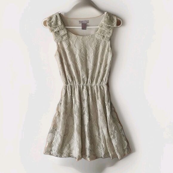 Ultra Pink Demure XS Antique Cream Lace Mini Dress Boho Dance Vacation Coquette - Picture 1 of 13